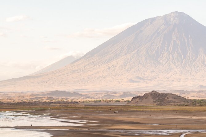 5 Days Lake Natron: Ol Doinyo Lengai Hike & Flamingo Walks
